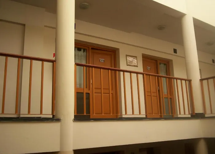 Los Amigos De La Linda